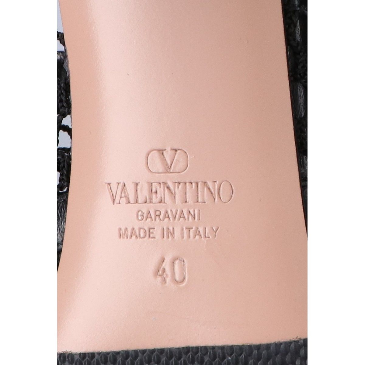 美品　VALENTINOフルスタッズブローグ 表記サイズ40 ヴァレンティノ新作メンズウェア、“オールブラック×スタッズ”の