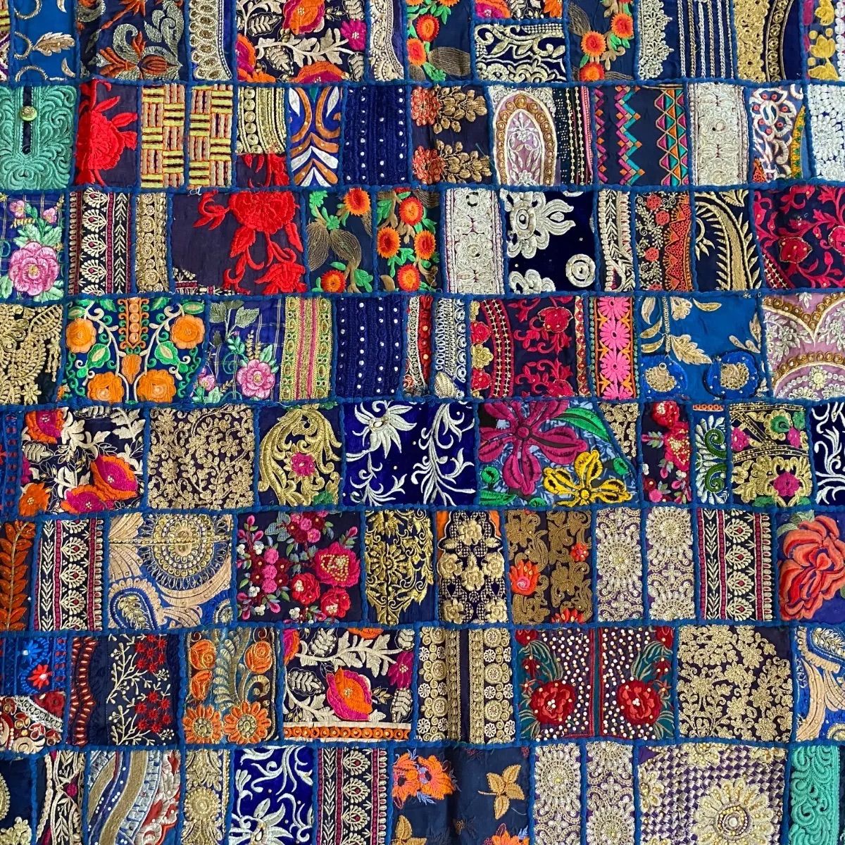 スザニ刺繍　ヴィンテージカンタキルト　セール中　インド　手仕事 スザニ刺繍 ヴィンテージカンタキルト セール中 インド 手仕事