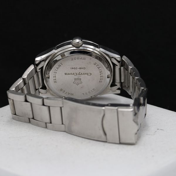 CROWN クォーツ腕時計 シルバー 時を超えて愛される名コレクション｜オリスを象徴する「ビッグクラウン