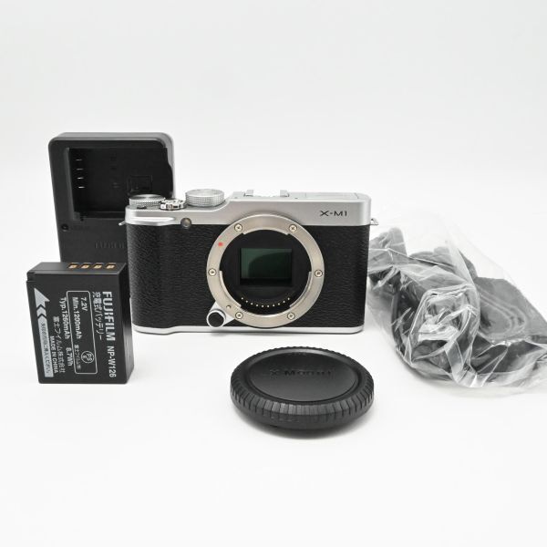 美品】富士フィルム X-M1 ミラーレス一眼ボディバッテリー