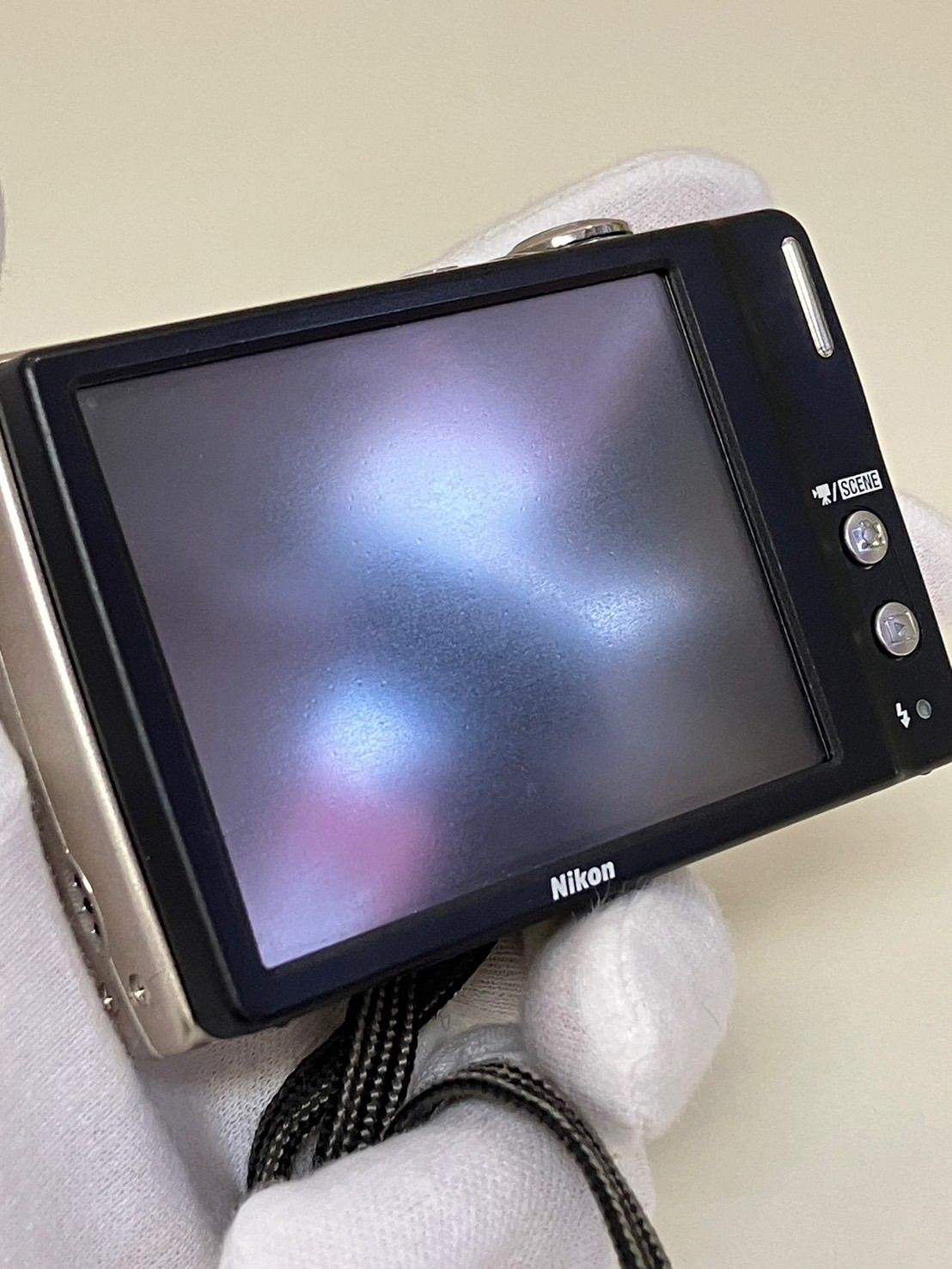 品】 高品質 Nikonニコン COOLPIX S230 デジタルカメラ シルバー