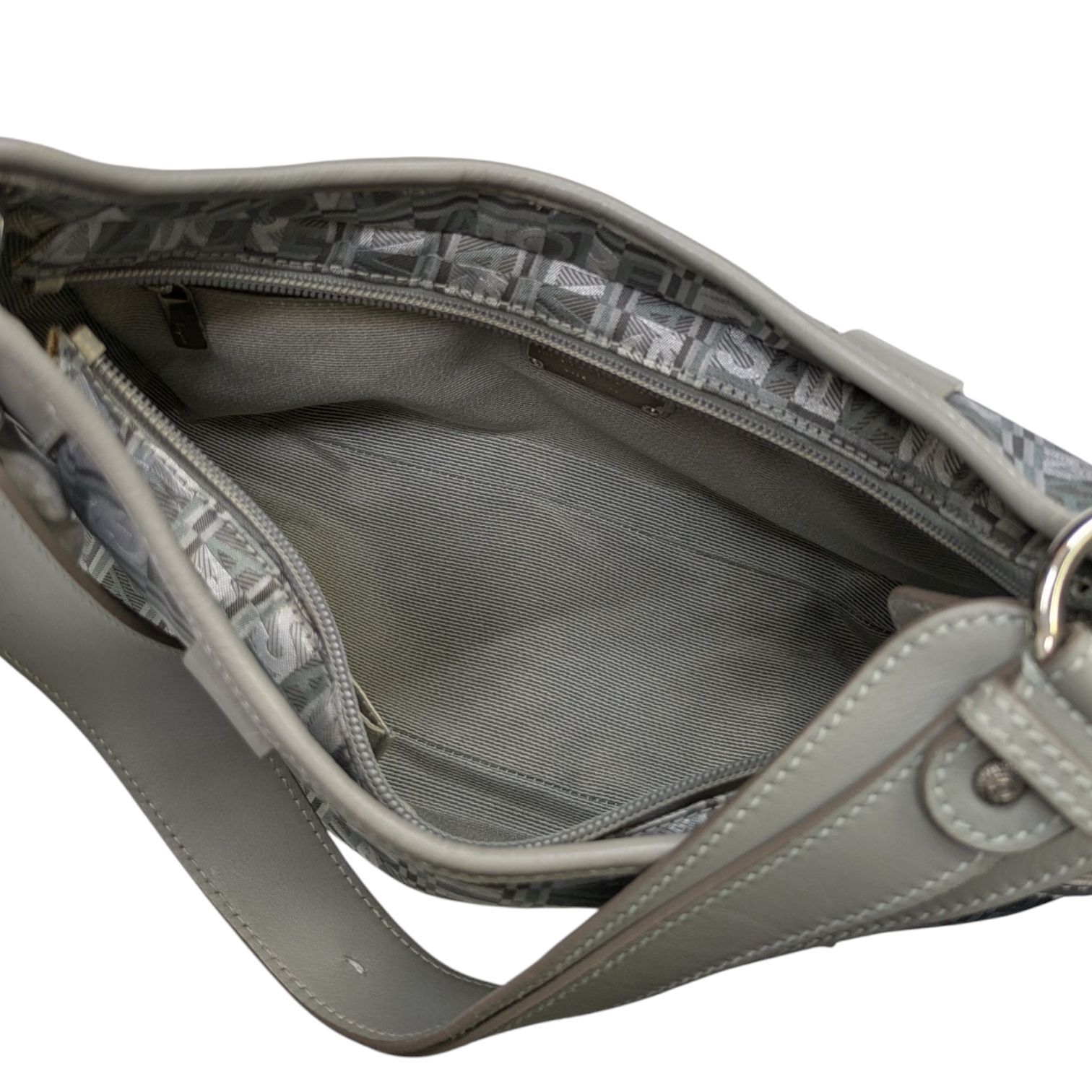 ショルダーバッグ