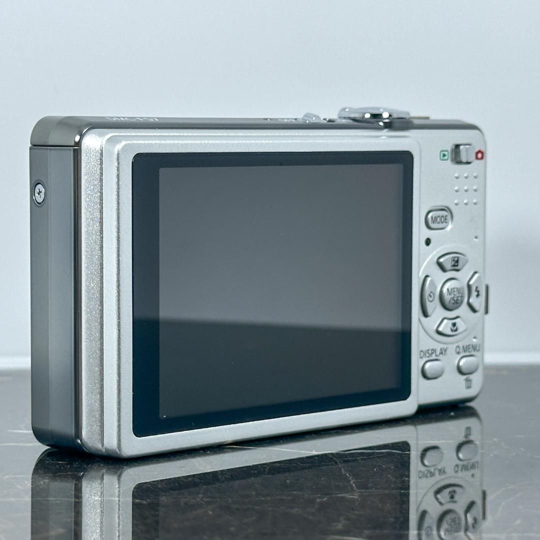 外観美品】Panasonic LUMIX DMC-FS7 シルバー パナソニック