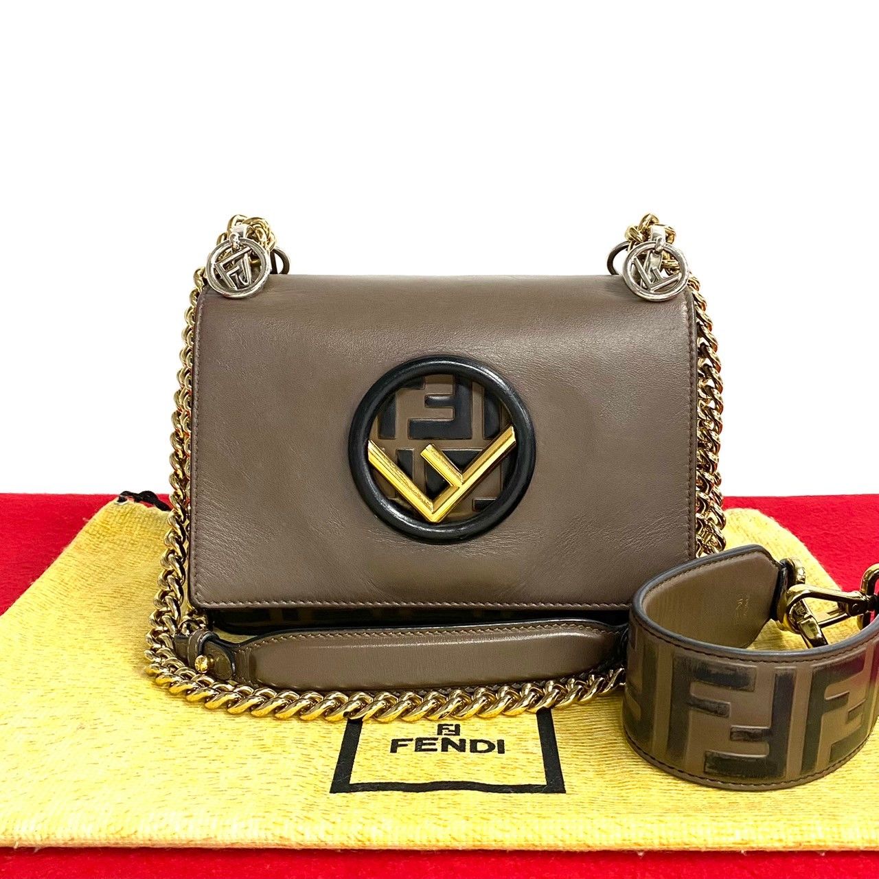 極 美品 FENDI フェンディ キャナイエフ F ロゴ 金具 レザー 2way  