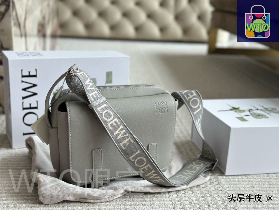 【国内発】LOEWE Flex メッセンジャーバック ミディアム LOEWE（ロエベ）の「Loewe Puzzle Xl Full-Grain Leather