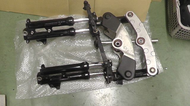 トリシティ125 SEC1J-005xxx の フロントフォーク :#1725595573 - メルカリ トリシティ125 SEC1J-005xxx の フロントフォーク :#1725595573 - メルカリ