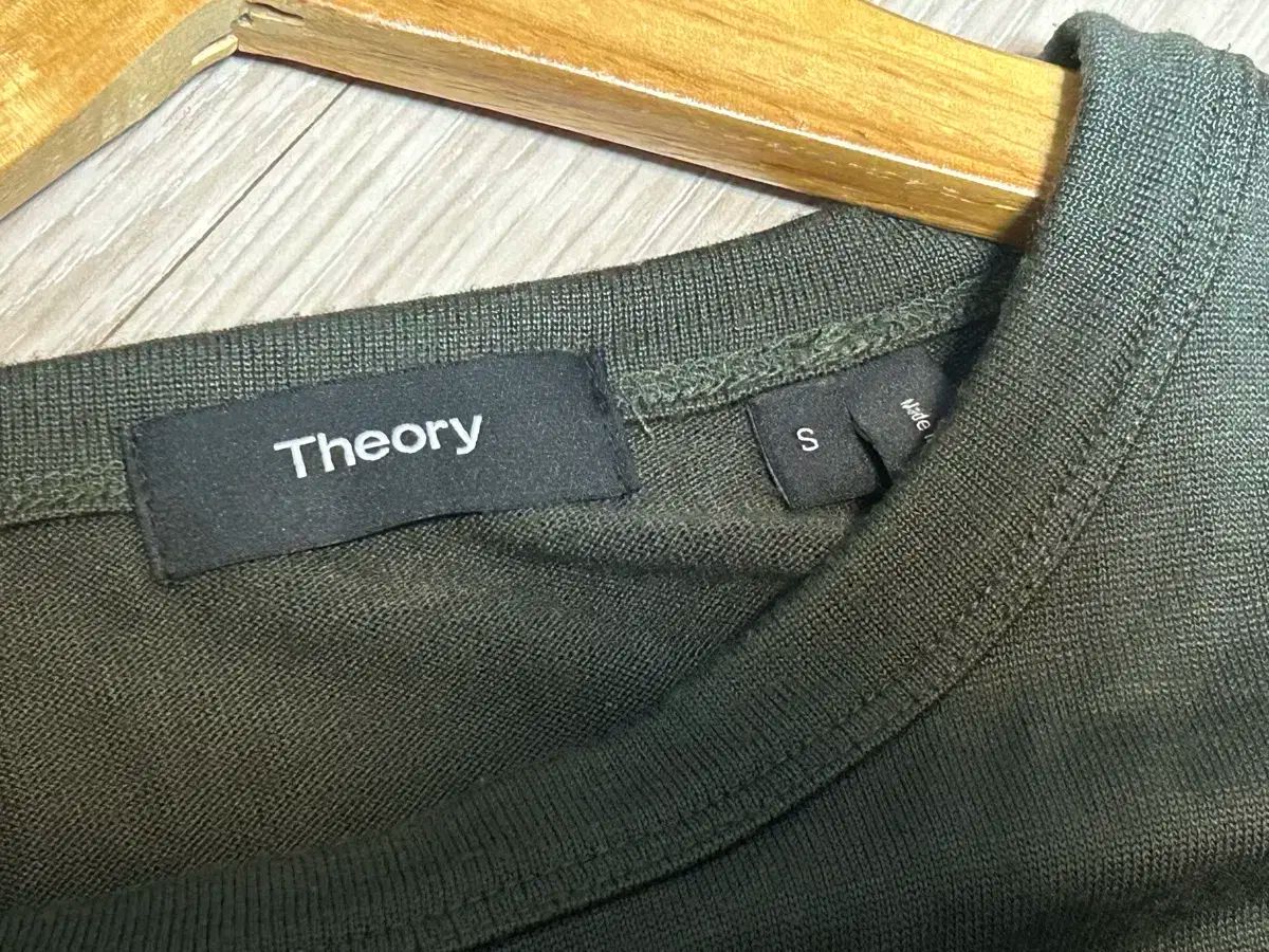 長袖Tシャツ s