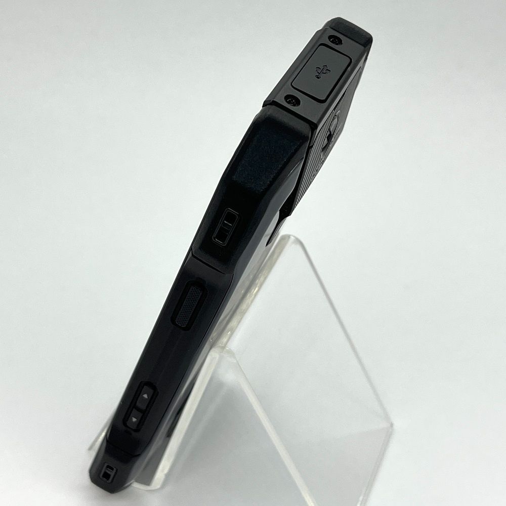 贅沢屋の TORQUE G04 KYV46 ブラック au SIM解除済み - スマートフォン ...