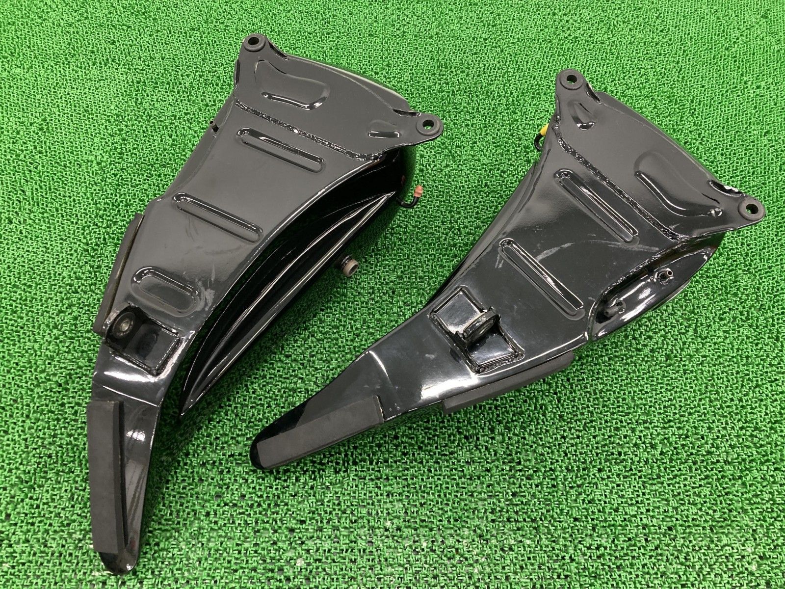 FXSTC1340 タンク 左右 ハーレー 純正 バイク 部品 ソフテイル EVO