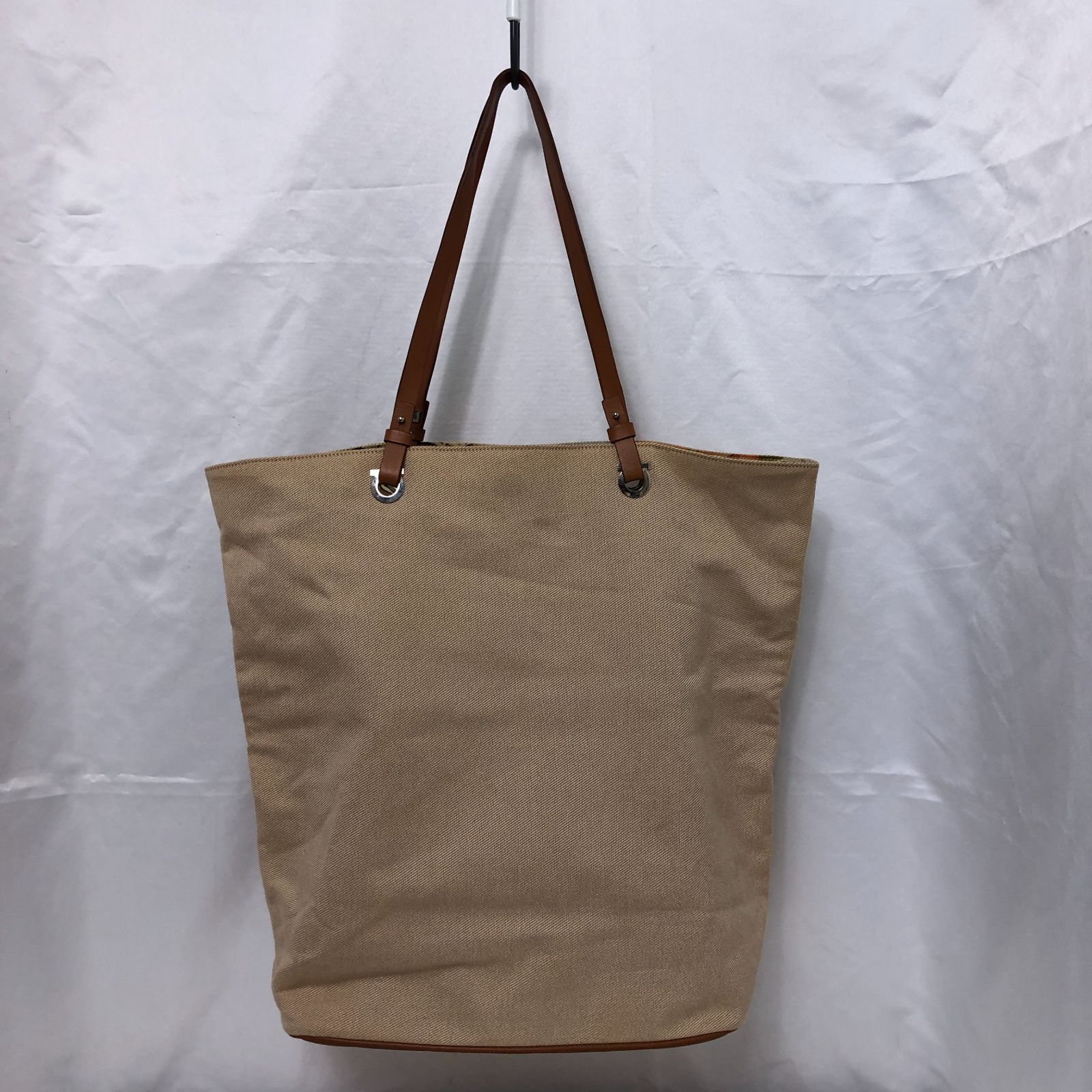 美品】Salvador Ferragamo フェラガモ ハンドバッグ ベージュ