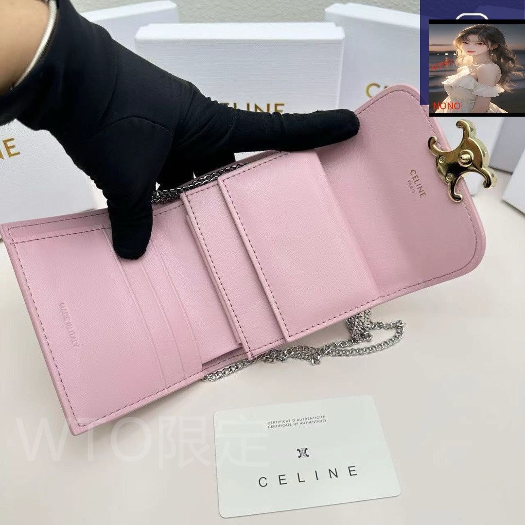 新品に近い❣️ セリーヌ トリオンフ ピンク スモールウォレット M18 TRIOMPHE セリーヌ （CELINE） スモール フラップ ウォレット