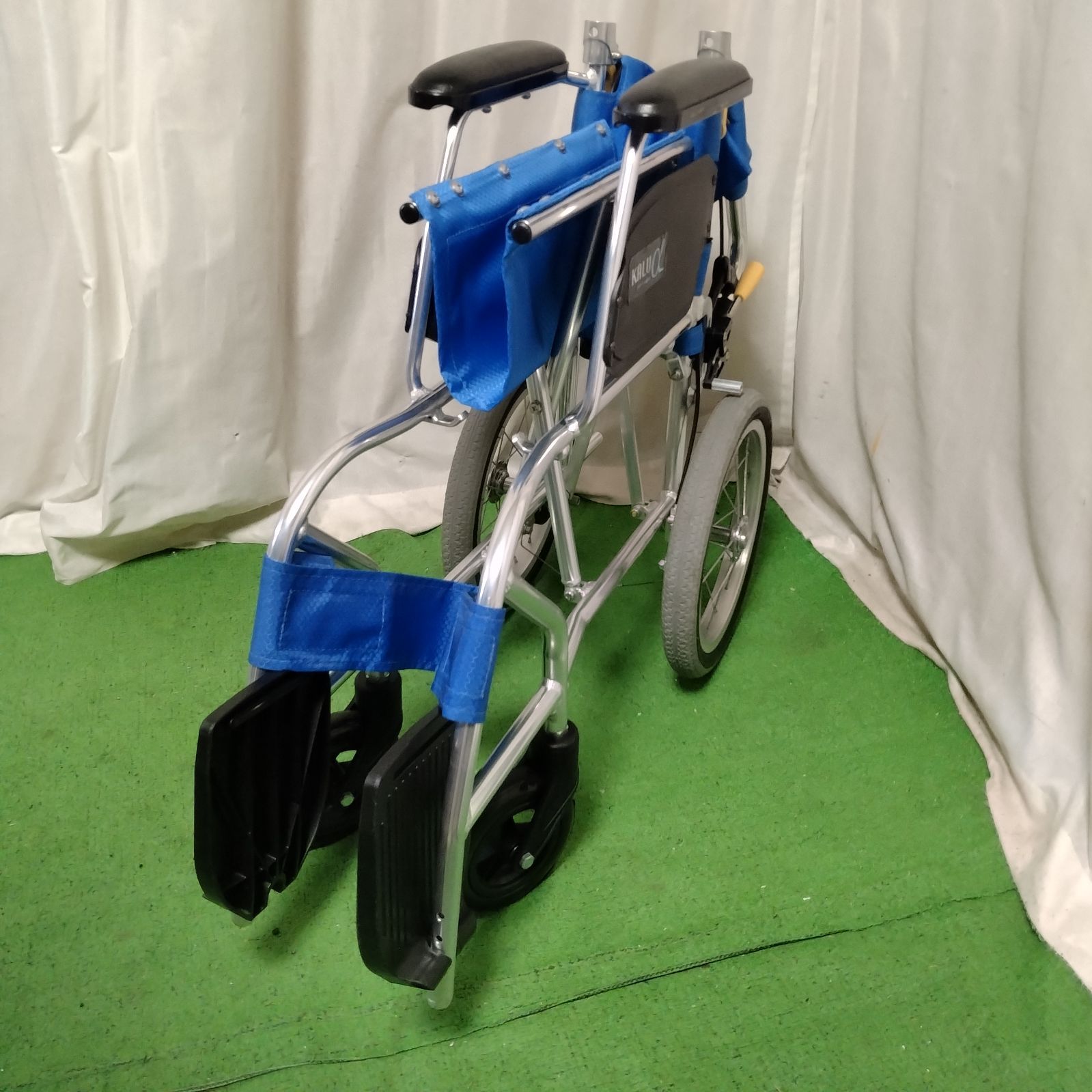 日進医療器　介助用　多機能　超軽量　ノーパンクタイヤ　車椅子　NAH-U7 WC-12587)日進医療器 NAH-L7α Aパッケージ ノーパンクタイヤ