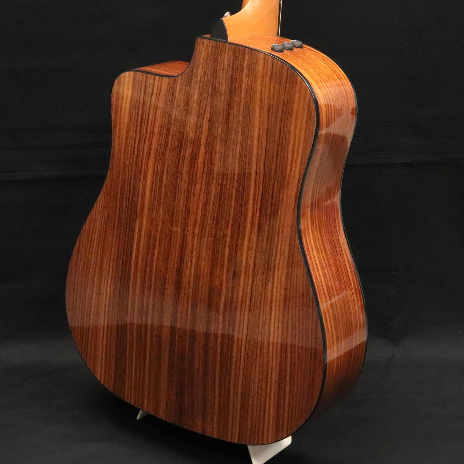 Taylor 210ce