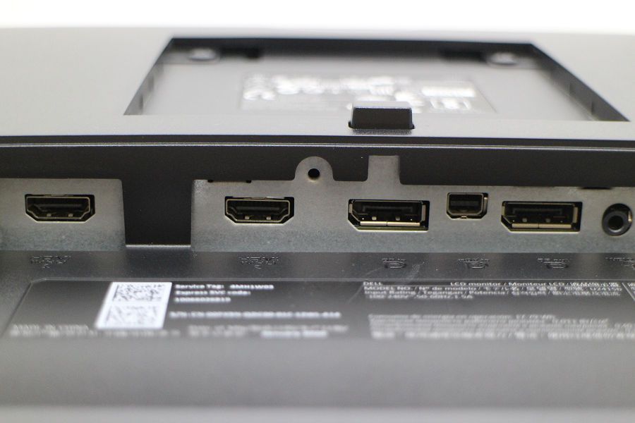液晶モニター HDMI×2|miniDisplayPort×1|DisplayPort×1|DisplayPort