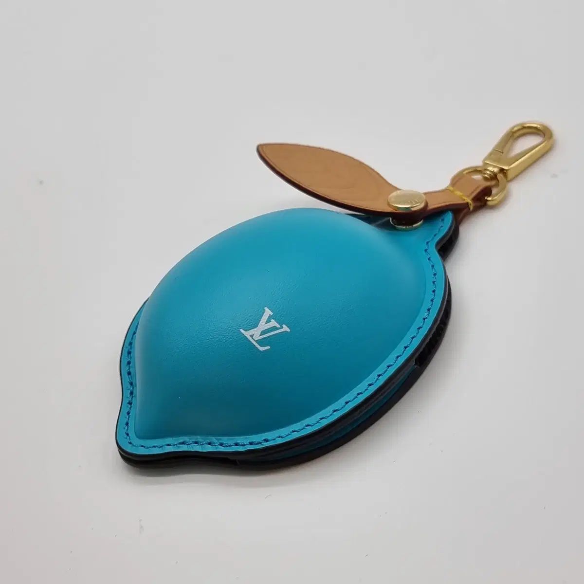 Louis Vuitton R 95902 レモン コインファー