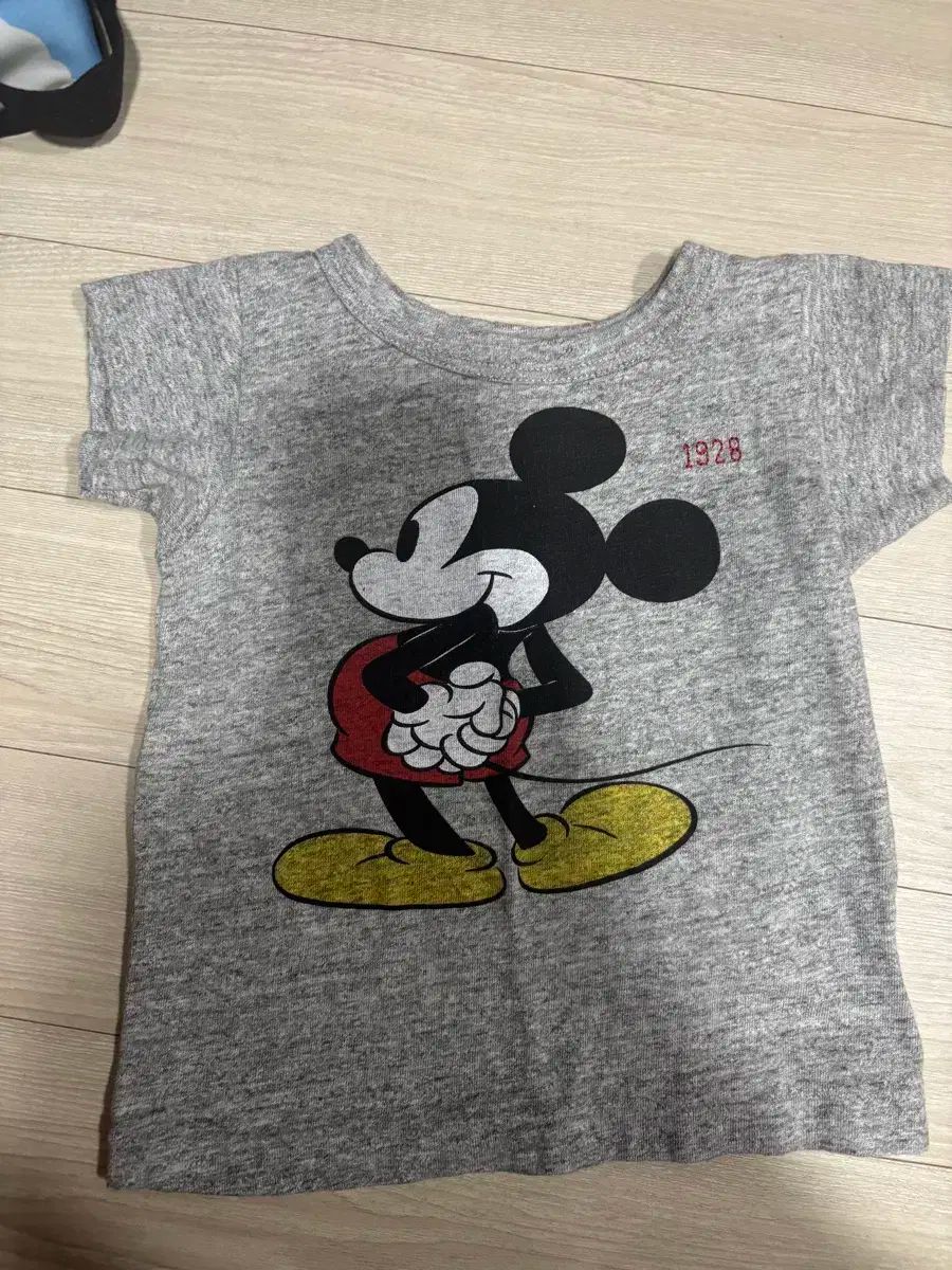 トップス Louis Vuitton 25SS Le Monde Est Vous LOUIS VUITTON｜SS2025 MENS CAMPAIGN 