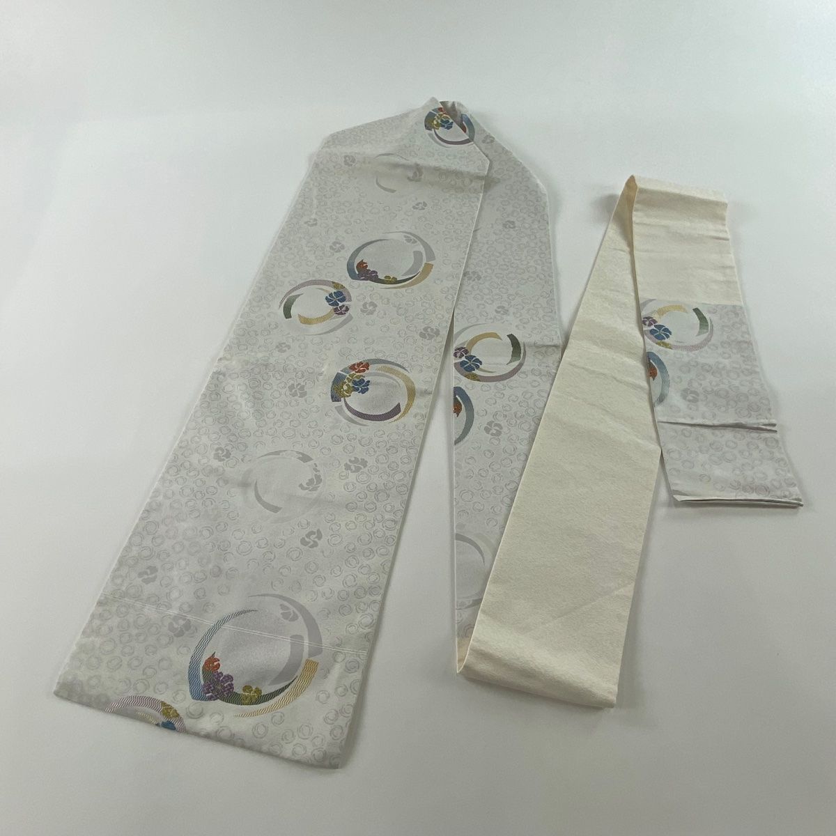 名古屋帯 美品 秀品 花 幾何学 金糸 灰白 正絹 【中古】 名古屋帯 美