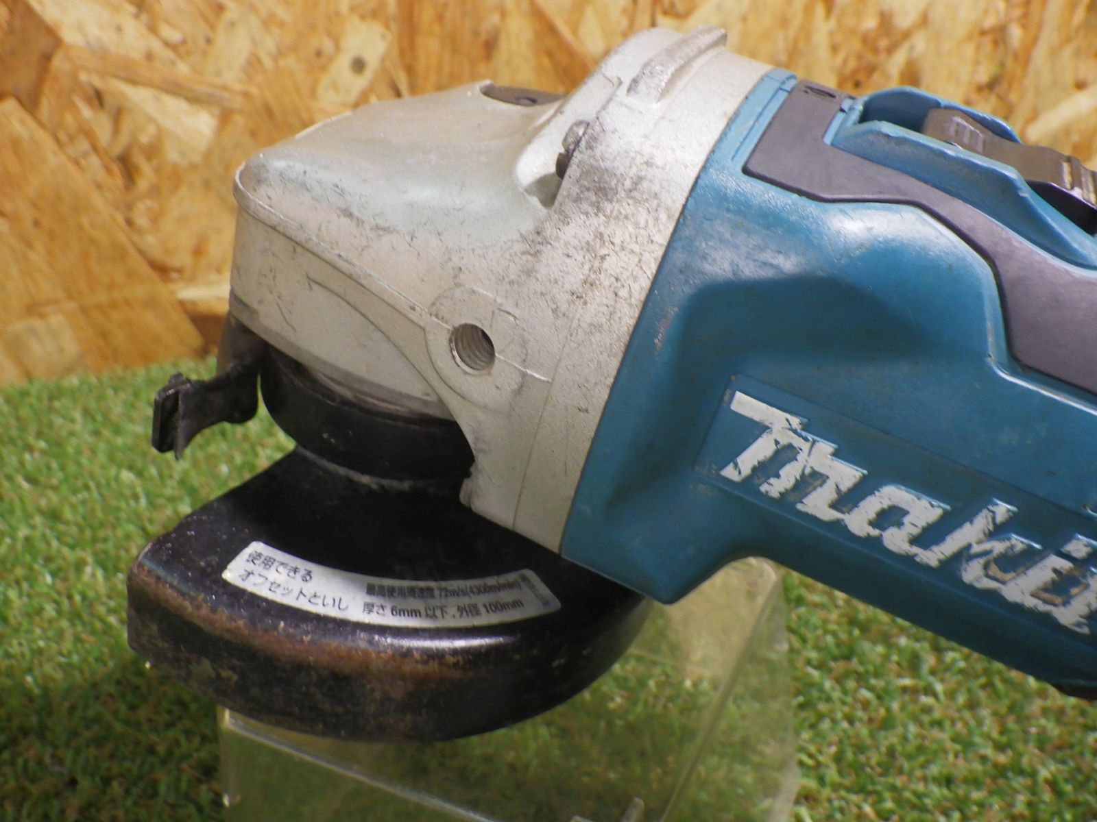 切断 研削 研磨などに マキタ 充電グラインダー GA412D 品