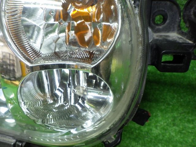 める 日産 Z11/NZ11 キューブ Z ヘッドライト 左右 キセノン 1802 240308029