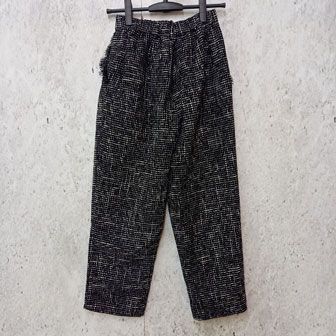 flower フラワー パンツ ツイードライク生地 テーパードパンツ フリンジディティール ブラック Fサイズ 〇