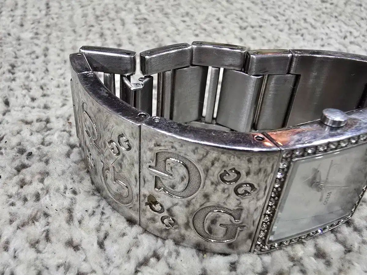 スクエア バングル