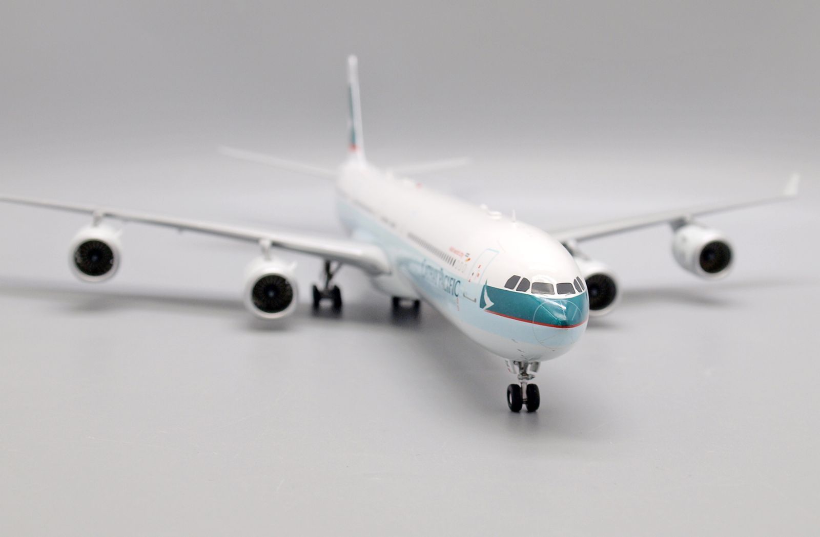 キャセイパシフィック航空 A340-600 B-HQC 1/200 Amazon.co.jp: 1: 200 スケール キャセイ パシフィック A340-600