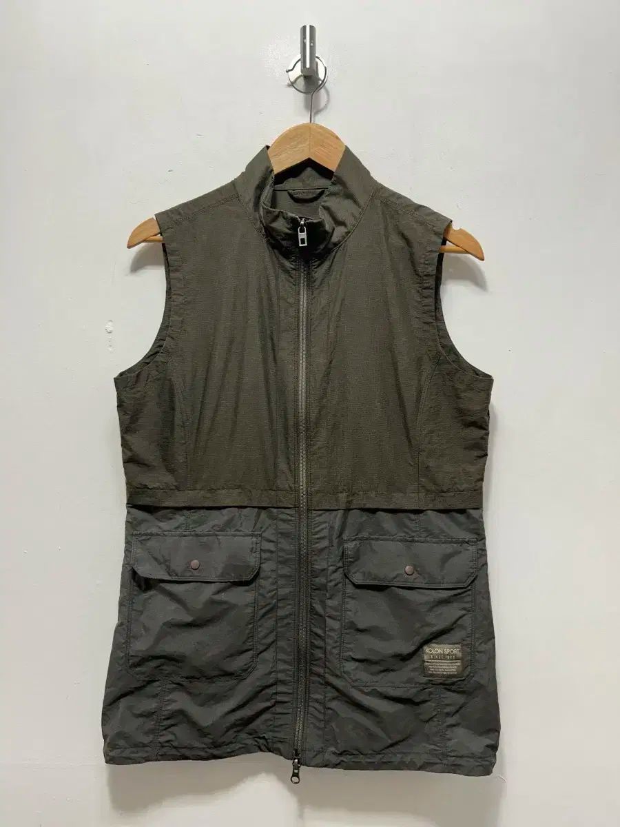 KOLON SPORT コーロンスポーツ メンズ ベスト カーキ色 M 95サイズ