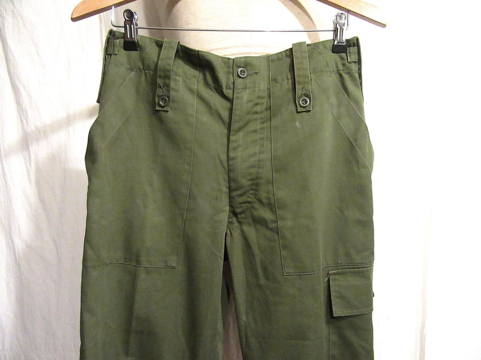 イギリス軍 実物放出品 ファティーグパンツ 表記W84L75 実寸W68～82cm L74cm ベイカーパンツ ブリティッシュアーミー ビンテージ 090