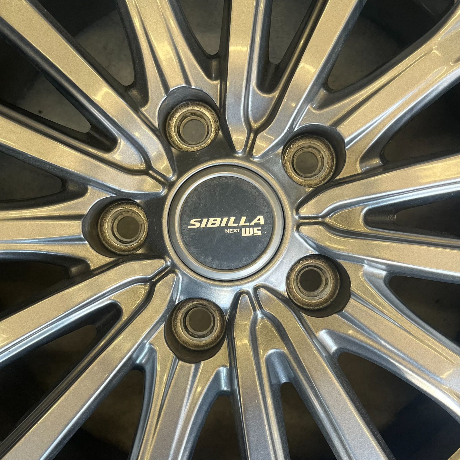 地域限定無料配送 ヤリスクロス等 205|65|16インチ スタッドレスタイヤ アルミホイール B-86 1000円以上送料無料。