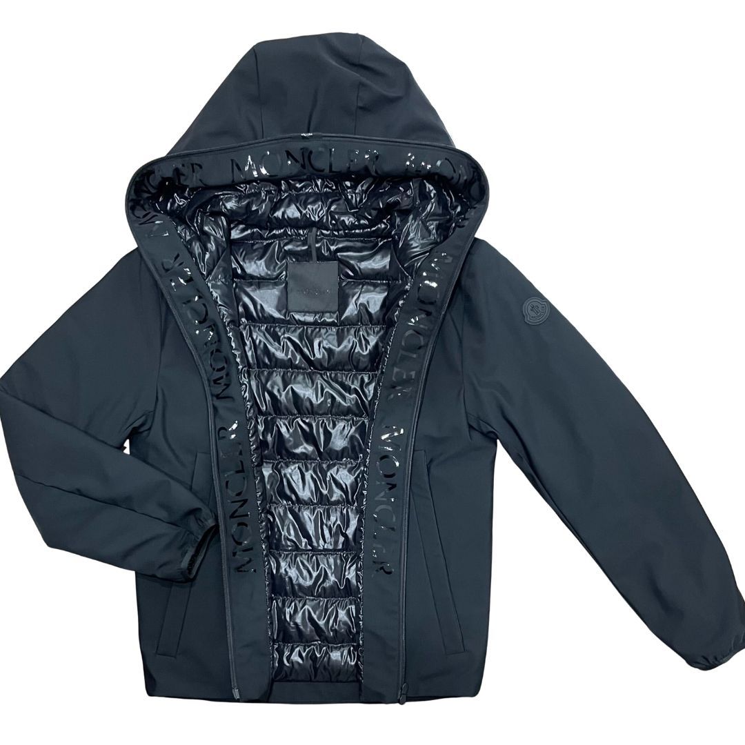 モンクレール　LIORET　ブラック　サイズ３　ロゴダウン　ライトダウン　美品 MONCLER/モンクレール /S（0） /ブラック /ダウンジャケット