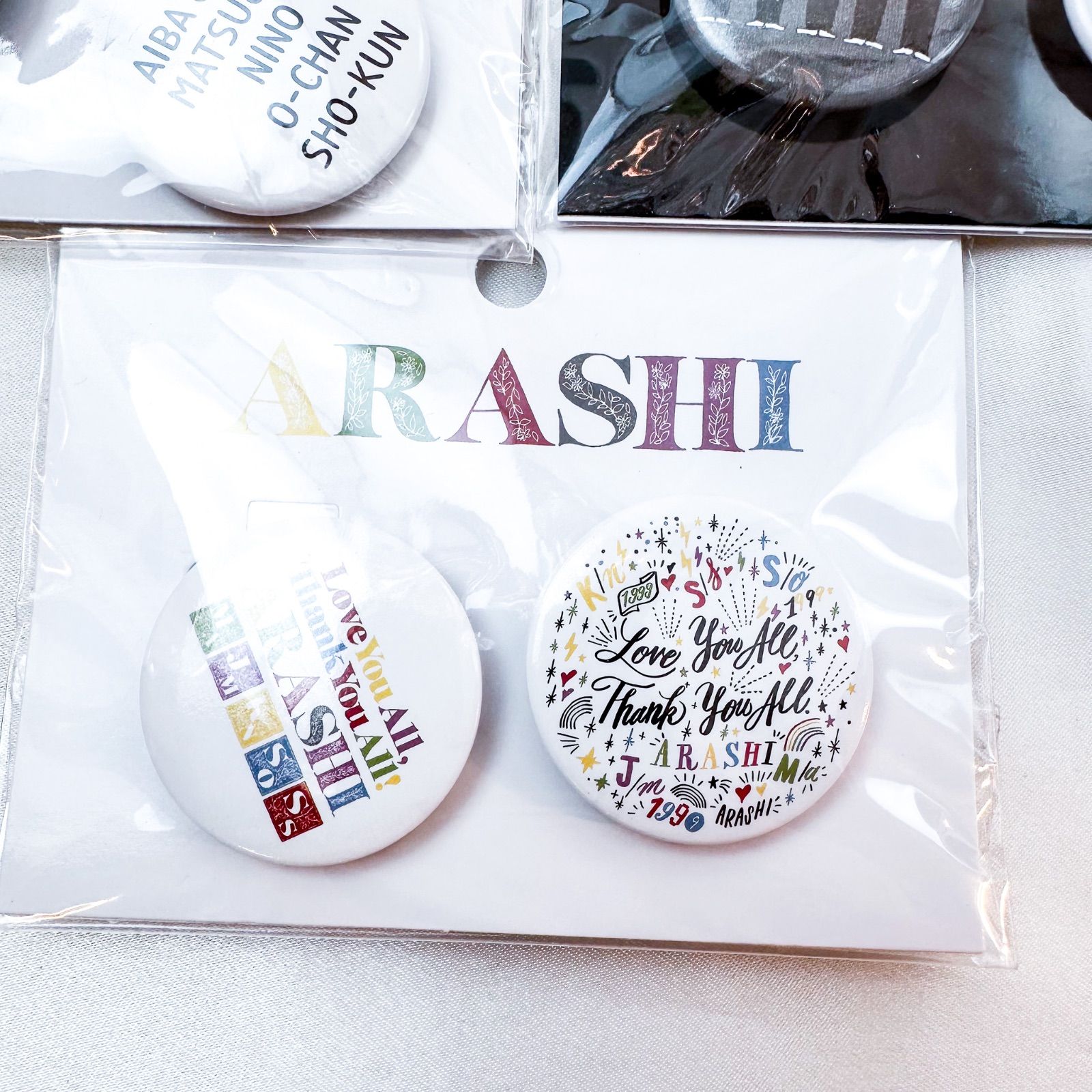 新品未開封 嵐 缶バッジセット(2個セット) ×3種「ARASHI EXHIBITION