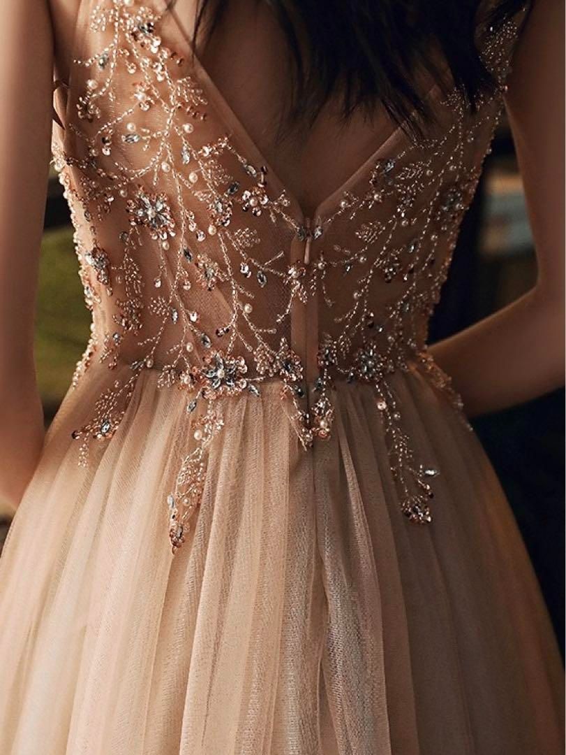 ビジューの小花柄がオシャレで可愛いイブニングドレス♩.• ビジューの小花柄がオシャレで可愛いイブニングドレス?.? - メルカリ