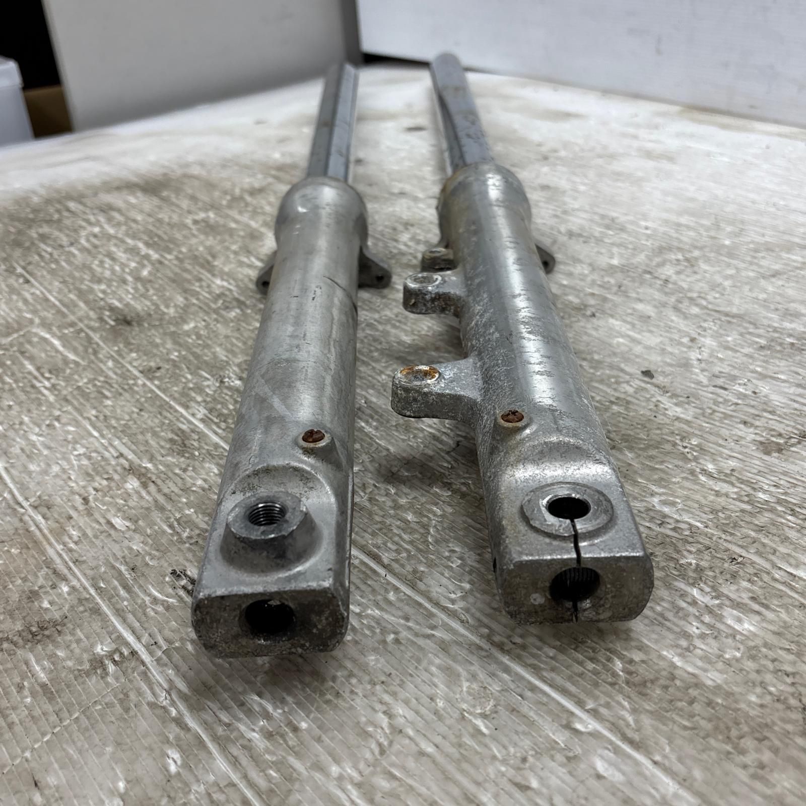 フロントフォーク ヤマハ