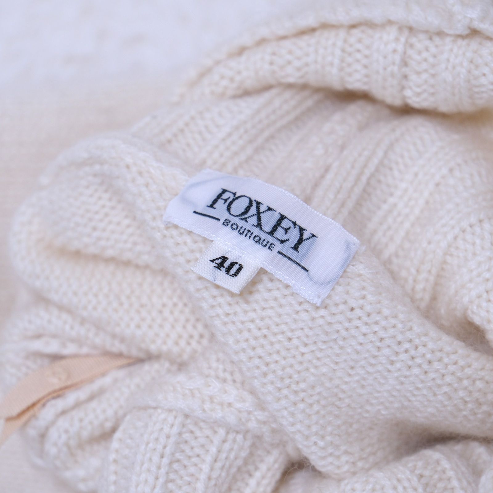 【新作到着!!】 FOXEY フォクシー カシミヤ100％ タートルニット 40 白 250205007 一番人気!!
