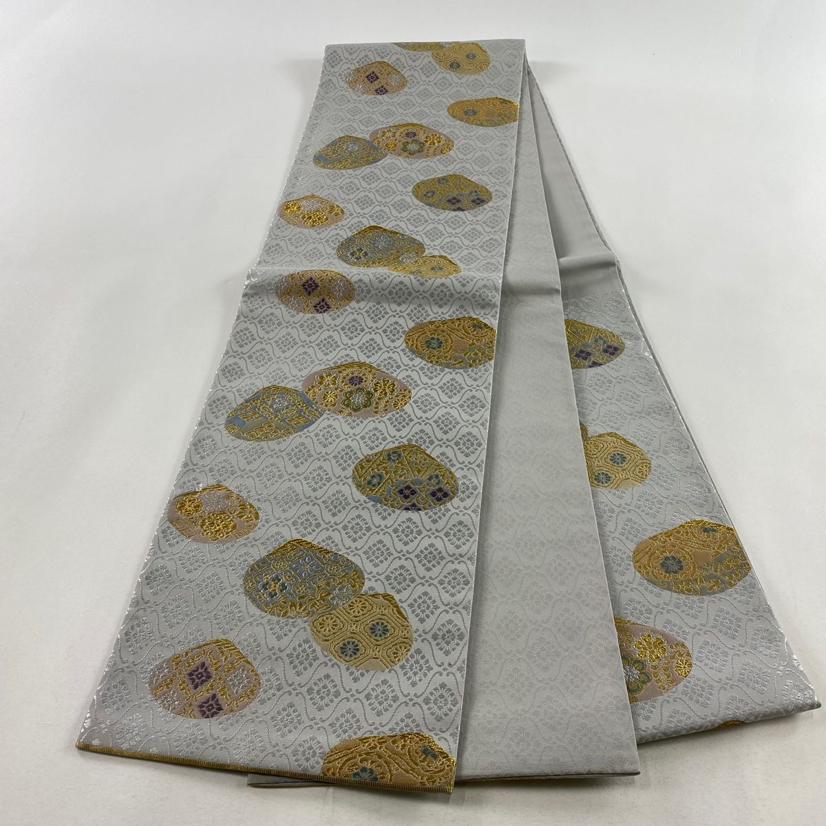 袋帯 美品 名品 貝合わせ 花 金銀糸 灰色 六通 正絹 【中古