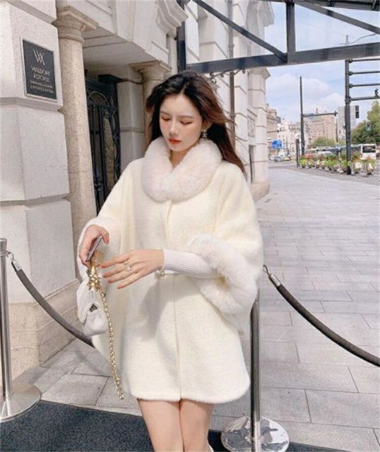 stunning lureスタニングルアー＊ストールポンチョコート（ホワイト） STUNNING LURE ストールポンチョコート 中古・古着通販】STUNNING LURE