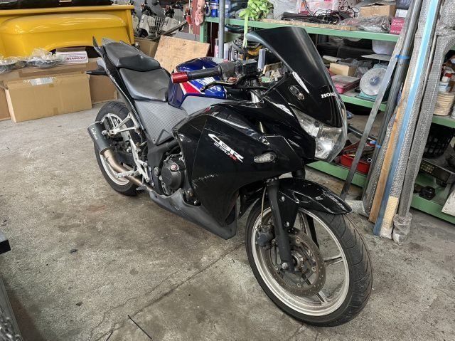 ホンダ CBR250R MC41 テールカウル右 H356-36 - メルカリ