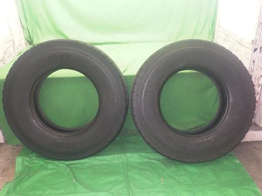 【中古】トラックタイヤ BS 再生タイヤ2本 11R22.5