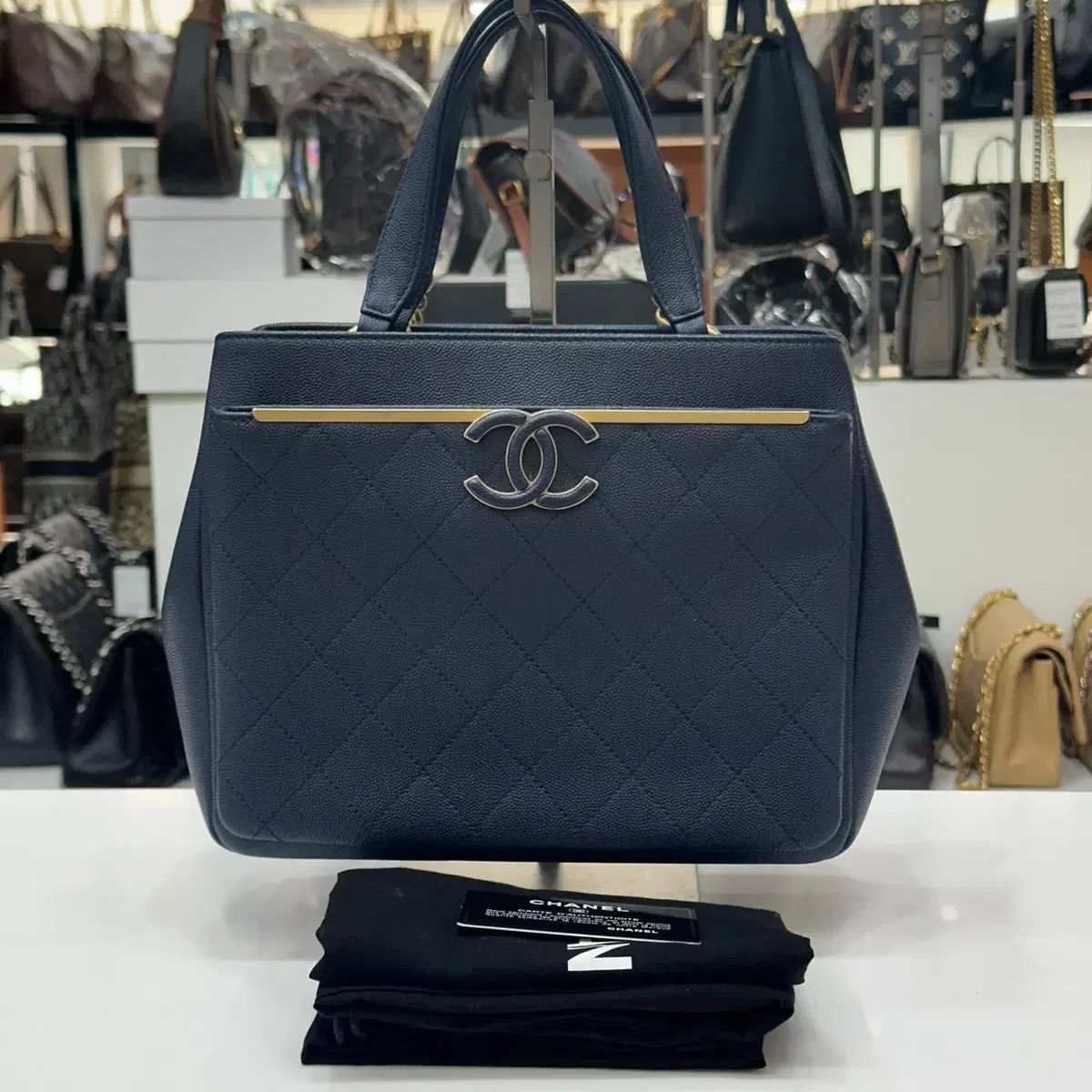 シャネル　マトラッセ　トートバッグ CHANEL シャネル マトラッセ チェーンバッグ シルバー金具