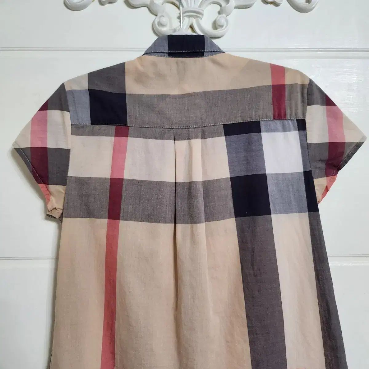 130 サブパラグラフ ( 8y ) バーバリーチルドレン 女児 半袖 シャツ