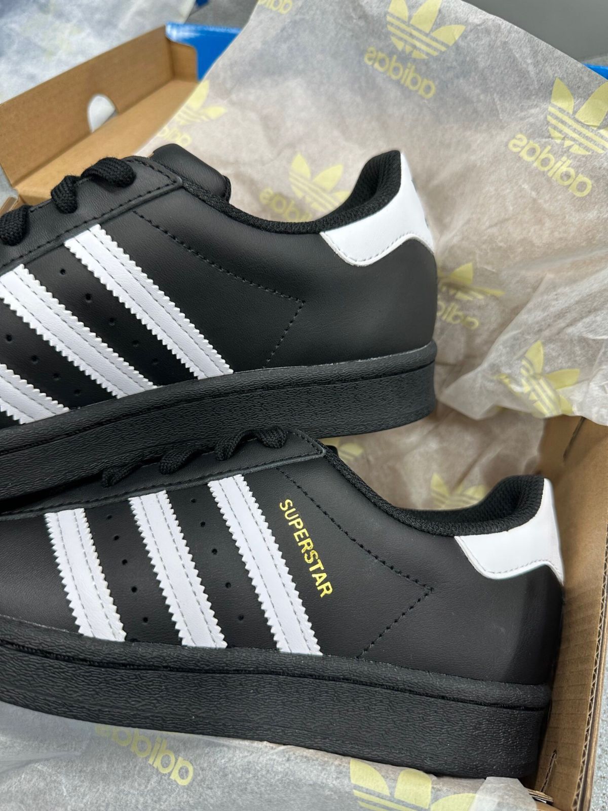 Adidas オリジナル