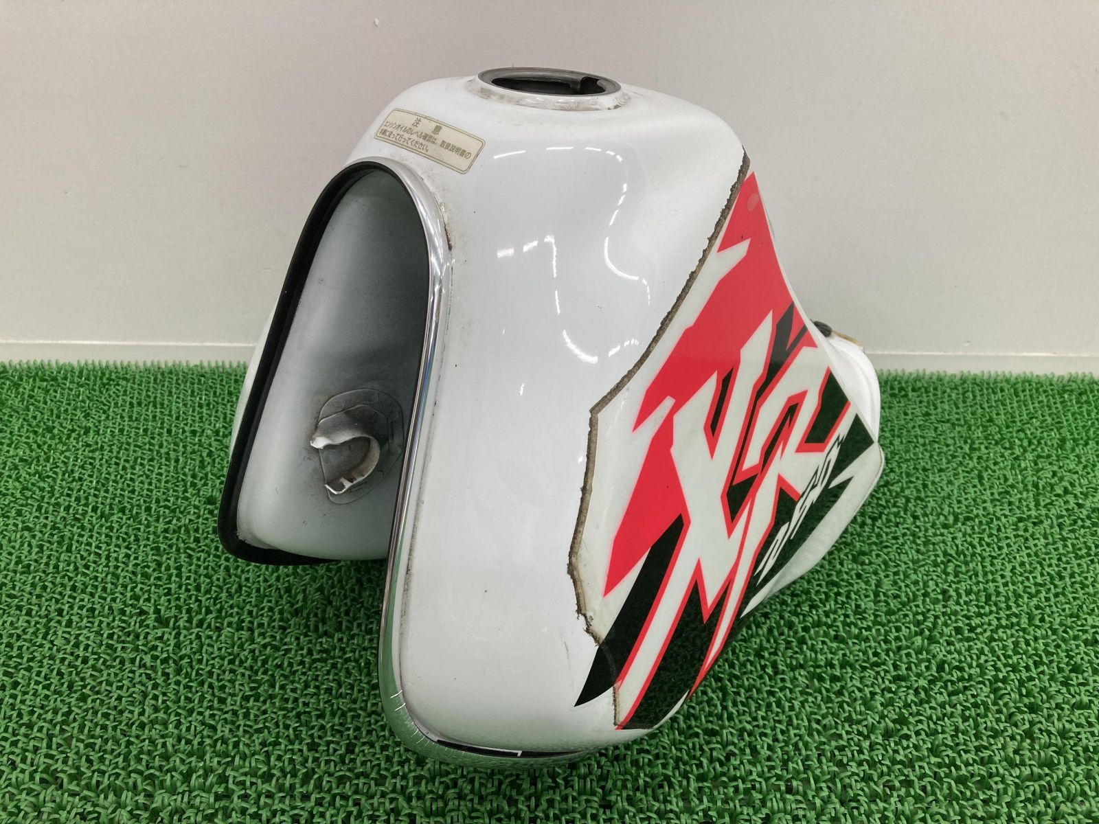 XR250 タンク 白 ホンダ 純正 中古 バイク 部品 MD30 96年モデル