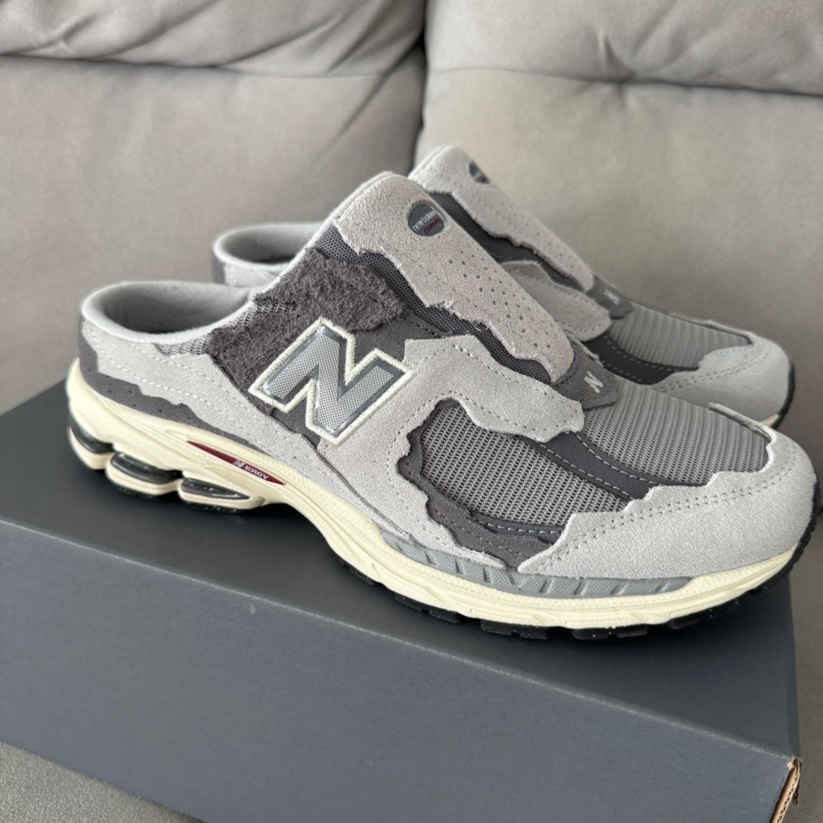 New Balance (ニューバランス) 2002R Mule A ミュールA ローカット スニーカースリッポン グレー US9.5/27.5cm  M2002NA - メルカリ