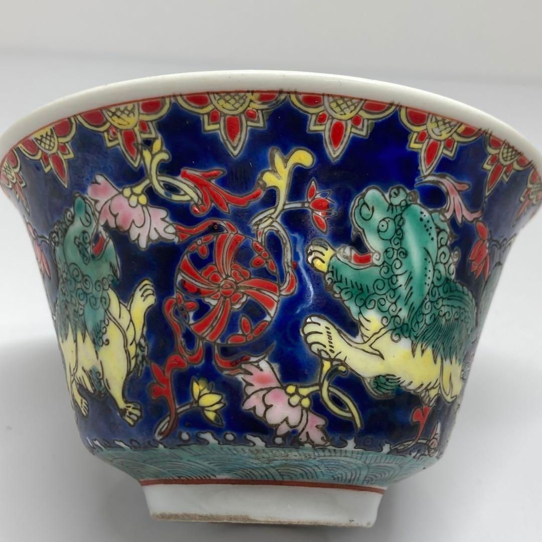 中国康熙年製　紺地獣花文　蓋付台皿　碗　タルチ　直径10.5㎝東な6-0609① 中国康熙年製 紺地獣花文 蓋付台皿 碗 タルチ 直径10.5㎝東な6