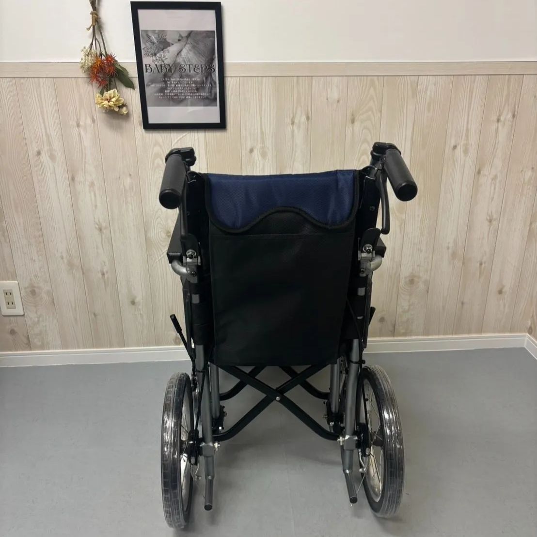 消毒済 中古 車椅子】すぐ使える車椅子 美品 Miki CRT-2-CZ 介助用 消毒済 中古 車椅子】すぐ使える車椅子 美品 Miki CRT-2-CZ 介助用