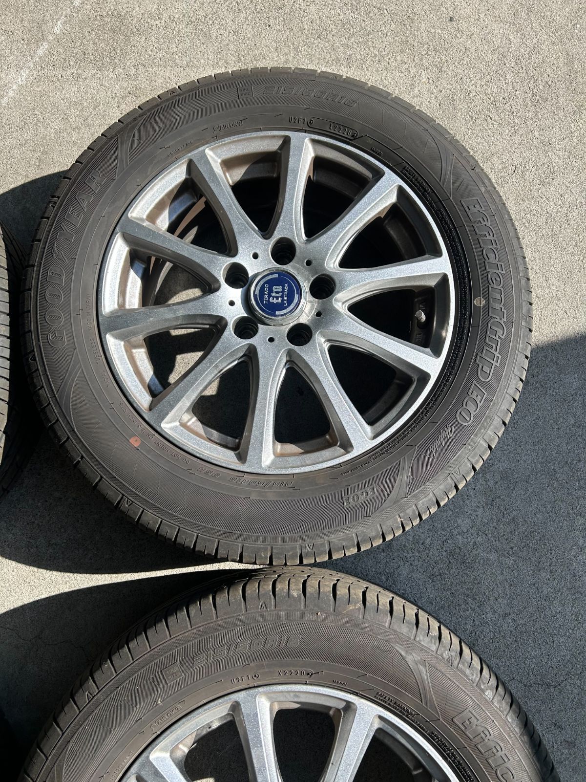 送料込み！ 最終値下げ！ タイヤホイールセット 215/60R16 16X6.5J 5H  