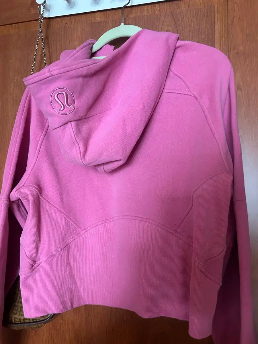 lululemon ルルレモン