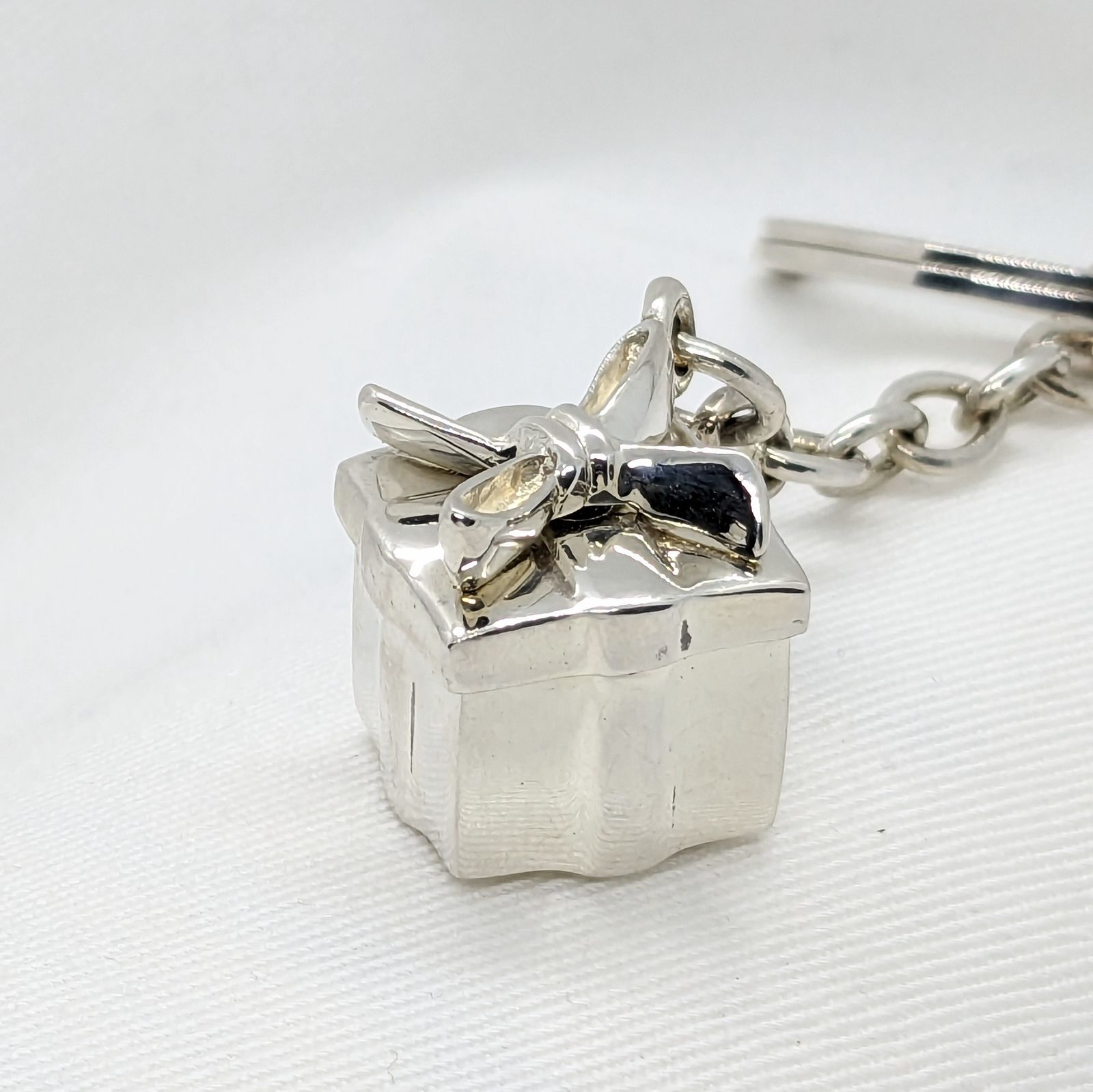 ティファニー　ギフトボックス　シルバー925　キーホルダー【美品、希少？】 TIFFANY ティファニー シルバー ギフトボックス チャーム