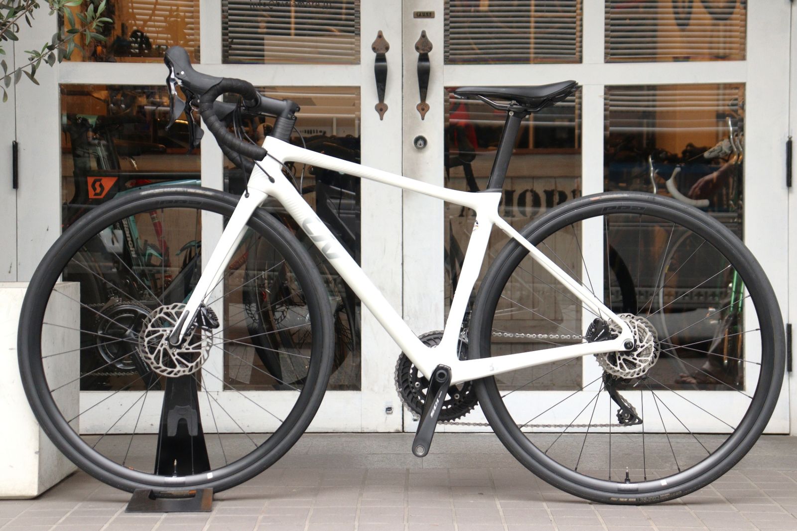 驚くほど ジャイアント GIANT リヴ LIV ランマ LANGMA ADVANCED 2 DISC 2025モデル XSサイズ シマノ 105 R7025 11S カーボン ロードバイク 横浜店 ワゴンセールも実施中。