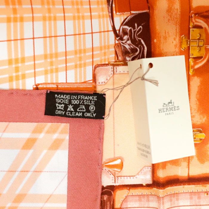 HERMES エルメス カレ45 H EN VOYAGE（旅するH）　タグ付き 未使用 エルメス カレ45 H EN VOYAGE （旅するエルメス）タグ